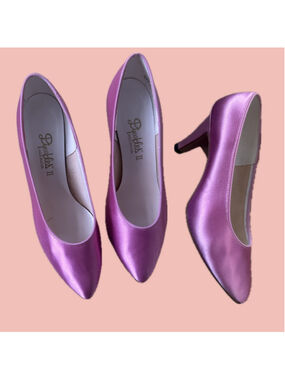 Vintage 80s Dyeables II Pink Satin Heels Size 8 – Pointed Toe Kitten Heel
